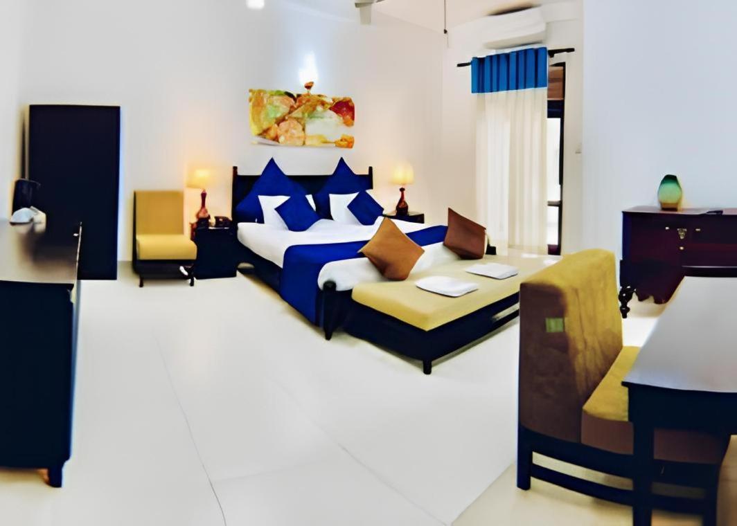 Blue Spring Hotel Wadduwa Exterior foto